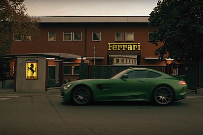 Video: Mercedes, 4. şampiyonluğun ardından Ferrari'yi unutmadı