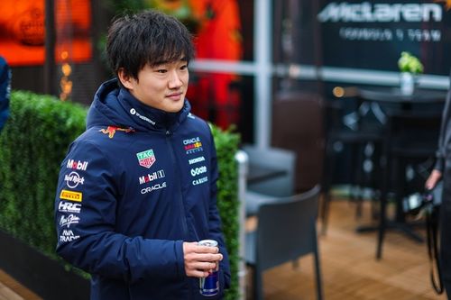 Tsunoda 'd&aacute; dica' sobre seu futuro na F1: "A maioria das pessoas sabe"