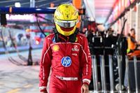 Hamilton "pide perd&oacute;n" a los fans de Ferrari tras caer de nuevo la Q1 de Qatar