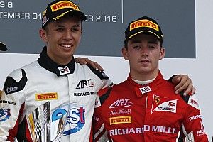Леклер выразил надежду, что Элбон получит место в Toro Rosso