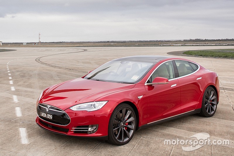 Is de Tesla Model S snel genoeg voor een nieuw record op Pikes Peak?