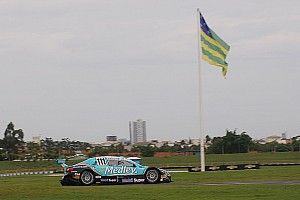 Barrichello "sobra" em Goiânia e conquista pole position