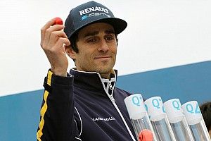 London ePrix: Prost pole, hujan hambat duo kandidat juara umum