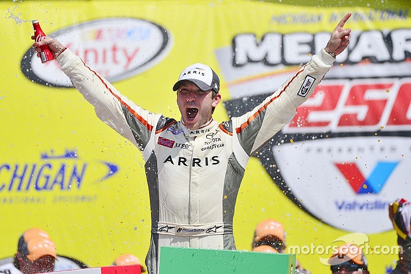 Xfinity Michigan: Daniel Suarez erkämpft sich ersten NASCAR-Sieg