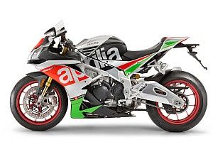 Aprilia presenta la RSV4 RF 2017. Correrà in SBK con Savadori e Laverty