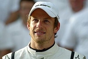 Button a Legends Trophy bajnoka, de Alonso nyerte a legendák legutóbbi versenyét!