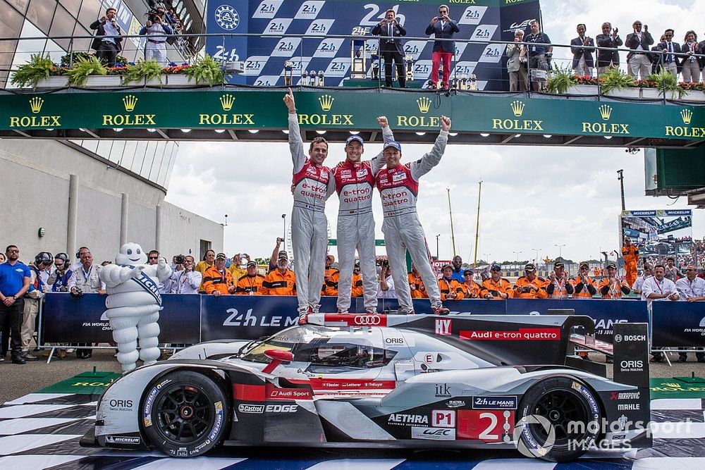 Les vainqueurs Benoit Tréluyer, Andre Lotterer et Marcel Fässler sont heureux