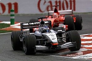 Schumacher drámai előzése Räikkönen ellen: videó