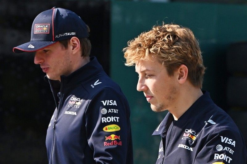 Max Verstappen y Liam Lawson