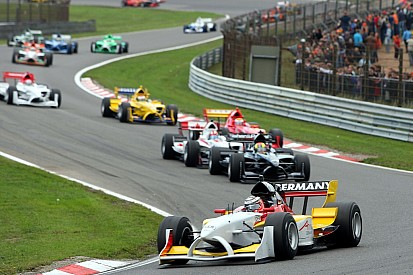 Pilotos da F1 se dizem preocupados com falta de ultrapassagens em Zandvoort