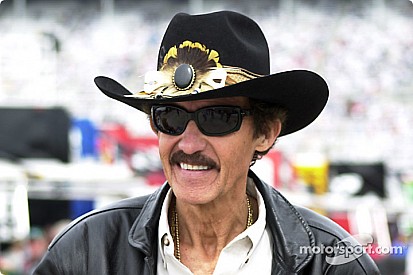 TOP-10: Os maiores vencedores da NASCAR em todas as categorias nacionais