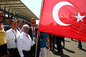 Formula 1'de İstiklal Marşımızı Murat Karahan Seslendirecek