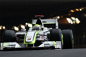 Пэрис Хилтон познакомили с двойным диффузором Brawn GP. Она сама попросила!