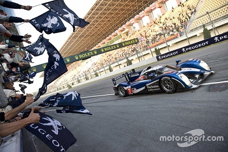 Race winner #7 Peugeot Sport Total Peugeot 908: Sébastien Bourdais, Anthony Davidson