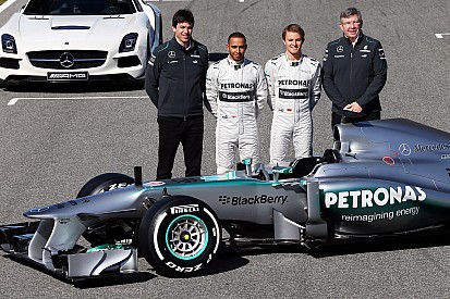 Mercedes'in 2013'teki ilk hedefi Hamilton değilmiş