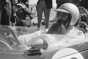 Cuando Jack Brabham se disfraz&oacute; con barba y bast&oacute;n para ganar