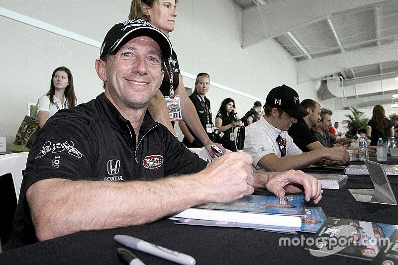 John Andretti signs autographs