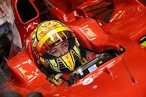 GALERÍA: Rossi a bordo del Ferrari F2008 de F1