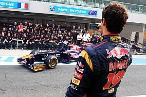 Хорнер рассказал о сомнениях Red Bull перед переводом Риккардо из Toro Rosso