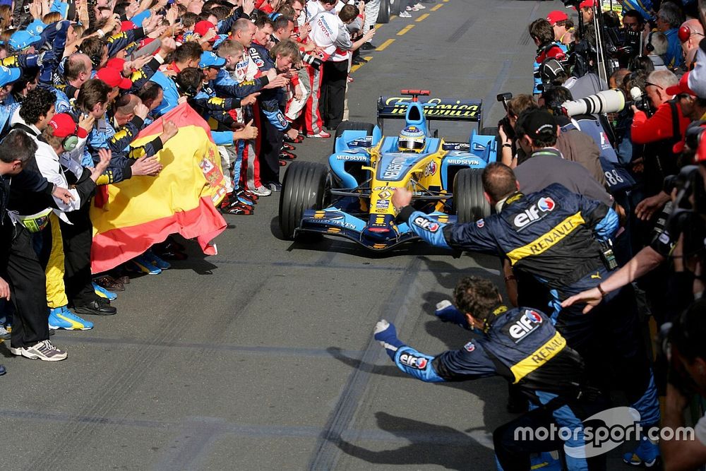 Alonso csak a nyár vége felé jelentheti be a jövőjét