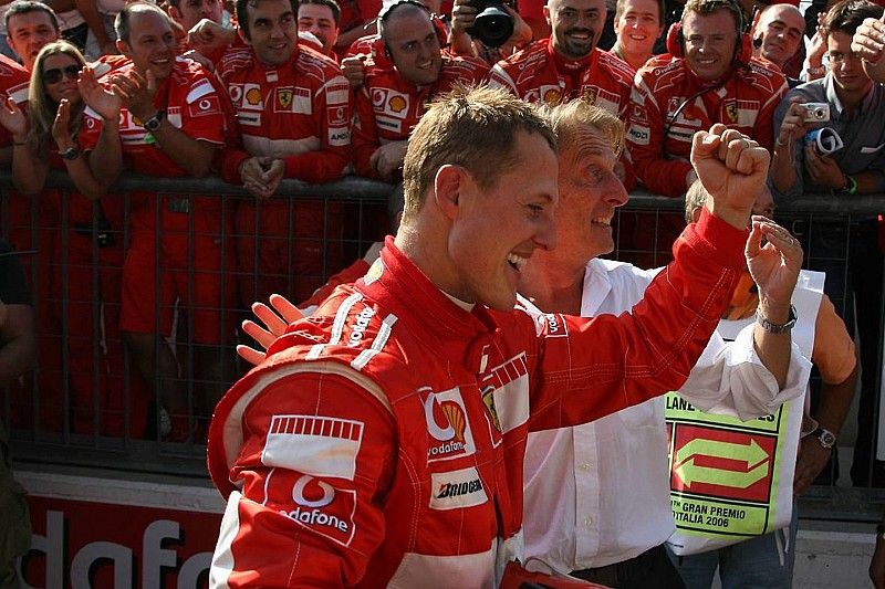 1. Michael Schumacher mit Ferrari-Präsident Luca di Montezemolo