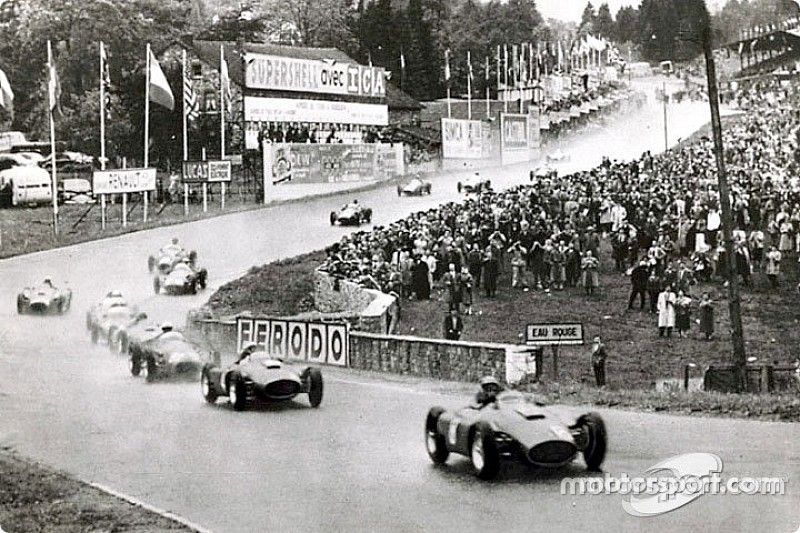 Peter Collins en el Ferrari-Lancia D50