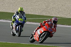 Stoner: "Mis logros en MotoGP tienen más valor por haber ganado a Rossi"