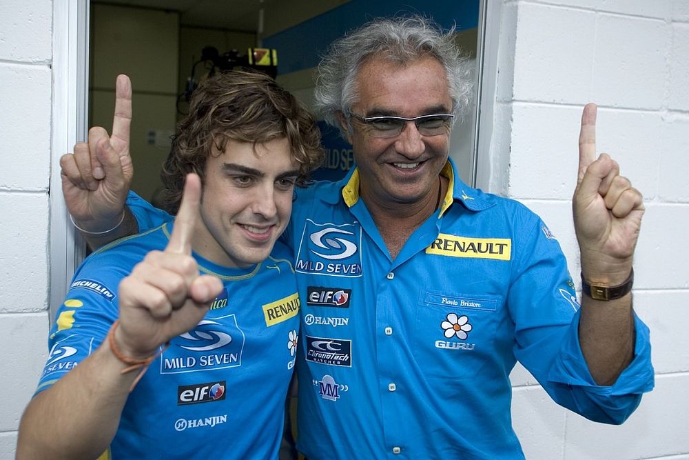 Briatore 2008-ban feljelentette a „Miki egér Világtanácsot”