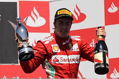 Alonso: "Ferrari'ye dönüşü konuşmanın vakti değil"