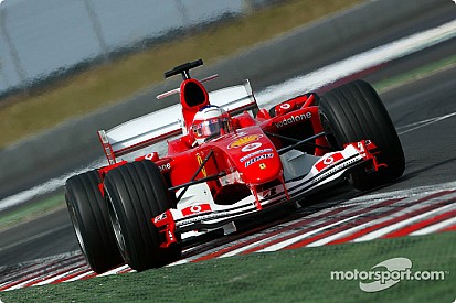 Barrichello szenzációs előzése az utolsó métereken a Ferrarival a Francia Nagydíjon