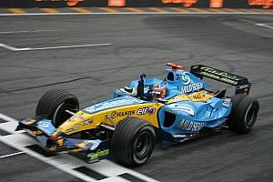 Galería: 13 años del primer título Mundial de Alonso