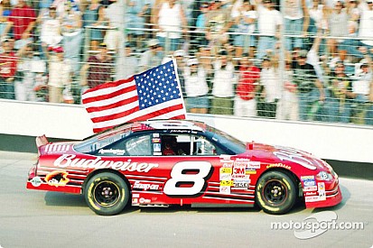 11 de setembro, e não Senna, inspira comemoração de piloto da NASCAR