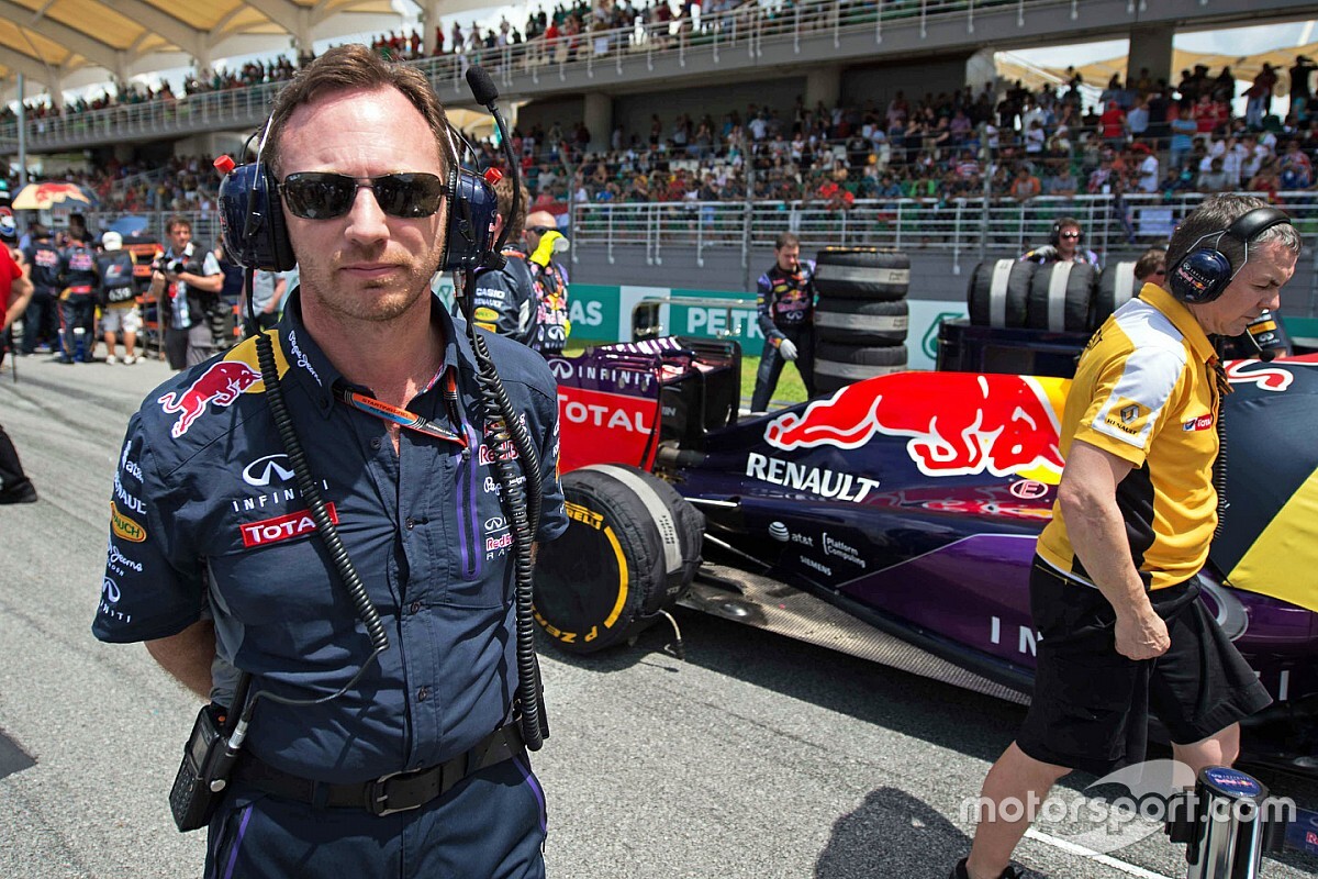Хорнер посоветовал соперникам купить Red Bull или Mercedes. И признал, что у Феттеля была клиентская машина