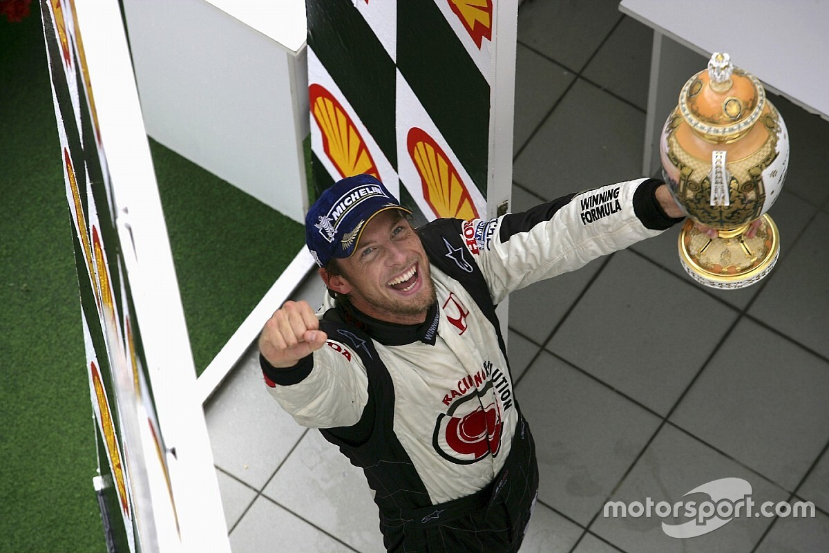 F1 tarihinde bugün: Button, F1'deki ilk zaferini Macaristan'da alıyor