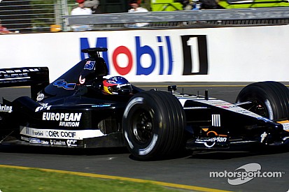 Así fue el debut de Alonso en F1 en 2001: caótico