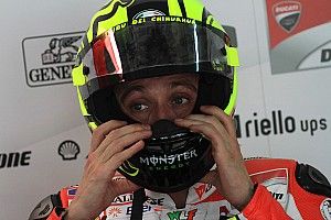 Suzuki buscó fichar a Valentino Rossi a través de Facebook