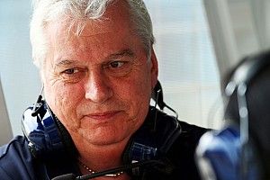 Симондс посоветовал не ждать от регламента 2019 года глобальных перемен в зрелищности Ф1