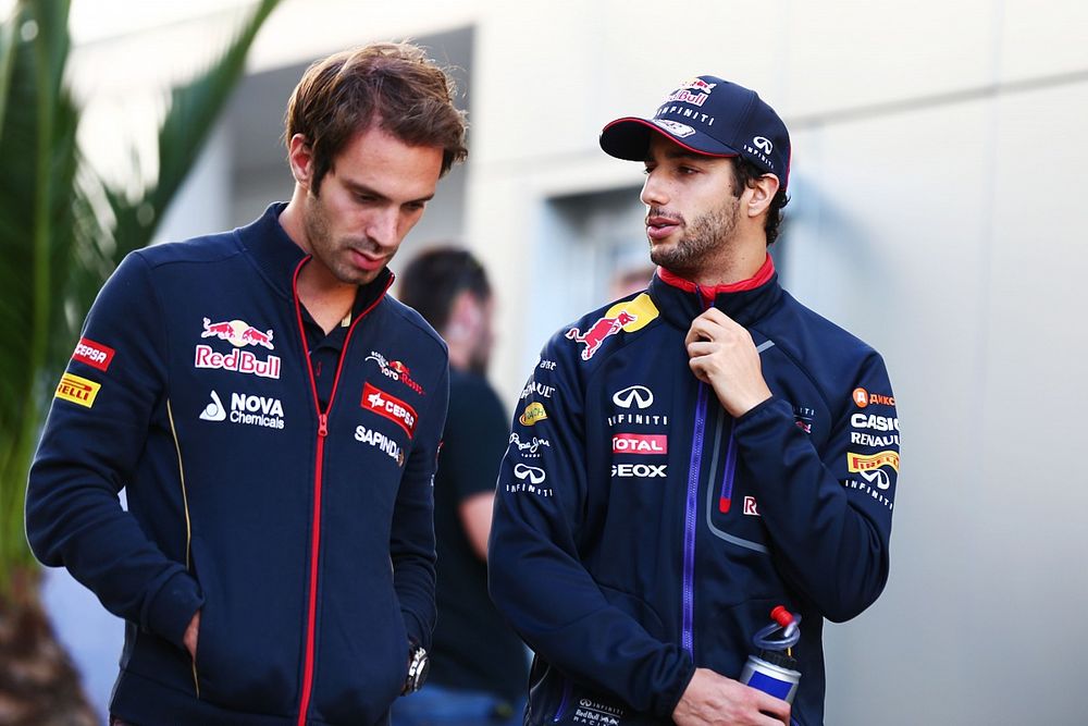 Vergne a „Ricciardóhoz való hasonlítgatások miatt szenvedett” a Toro Rossónál