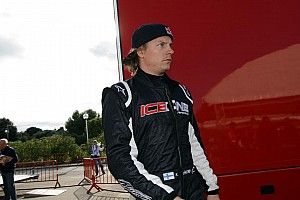 Citroen Goda Kimi Raikkonen dengan Mobil Rally2