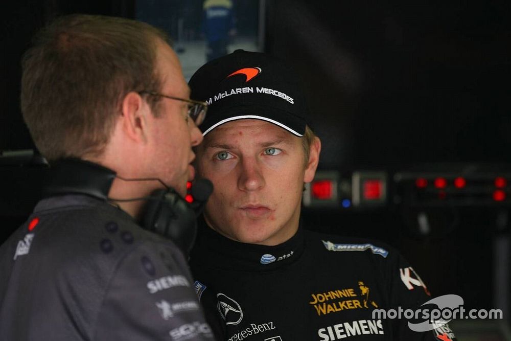 La broma de un mecánico al 'pitufo' Raikkonen que casi acaba mal
