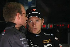 La broma de un mecánico al 'pitufo' Raikkonen que casi acaba mal