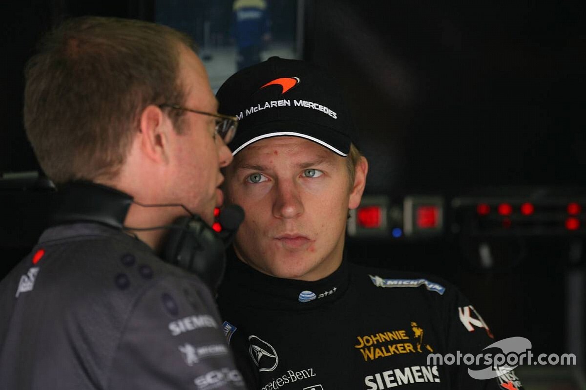 La broma de un mecánico al 'pitufo' Raikkonen que casi acaba mal