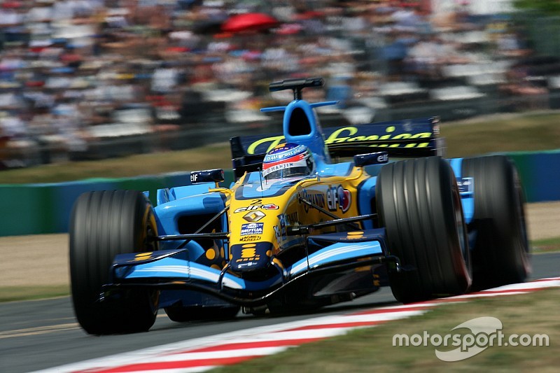 Ilyen Alonso F1-es autójával versenyezni a GRID-ben: videó