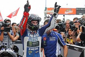 Lorenzo Ternyata Contek Gaya Stoner