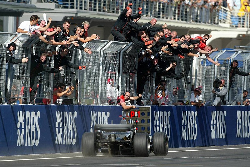 İlk Türkiye GP'sinin galibi: Raikkonen, McLaren ve Michelin!