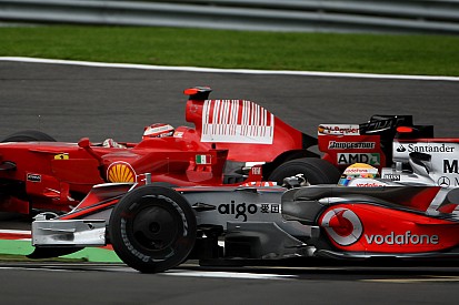 Los pilotos de F1 que no ganaron, a pesar de cruzar primeros la meta