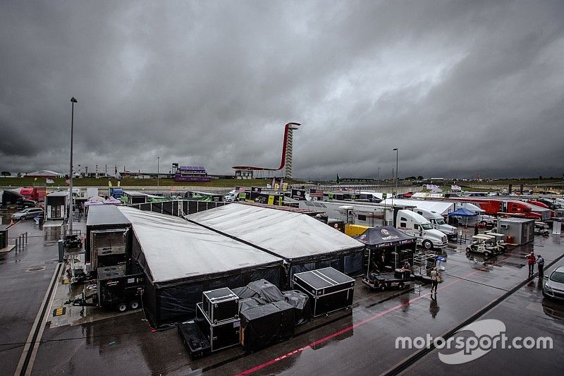 Pluie sur le paddock d'Austin