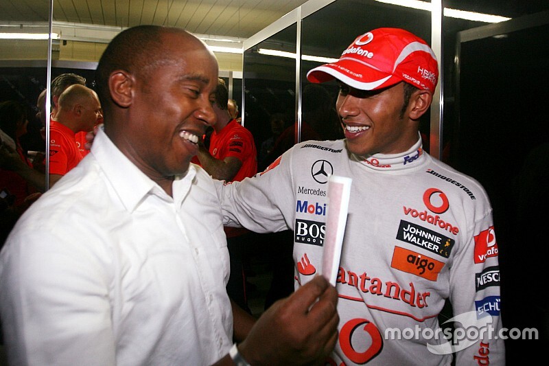 Hamilton: Az apám mindig azt mondta, hogy ne hajtsak gyorsan