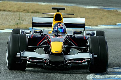 C'était un 15 novembre : Red Bull rachète Jaguar
