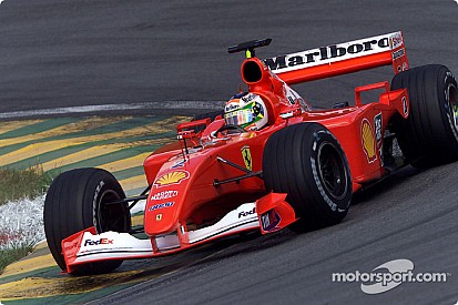Barrichello nyerte a legendák fordított rajtrácsos versenyét, Button ötödik